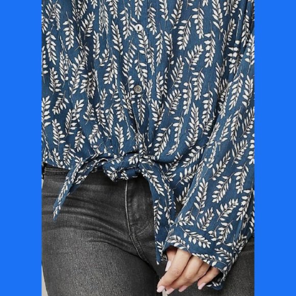 New GIGIO Size M L Indigo Blue Cream Leaf Print Button Down Front Tie Top - Picture 4 of 5